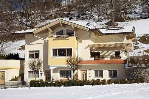 Angela مايرهوفن